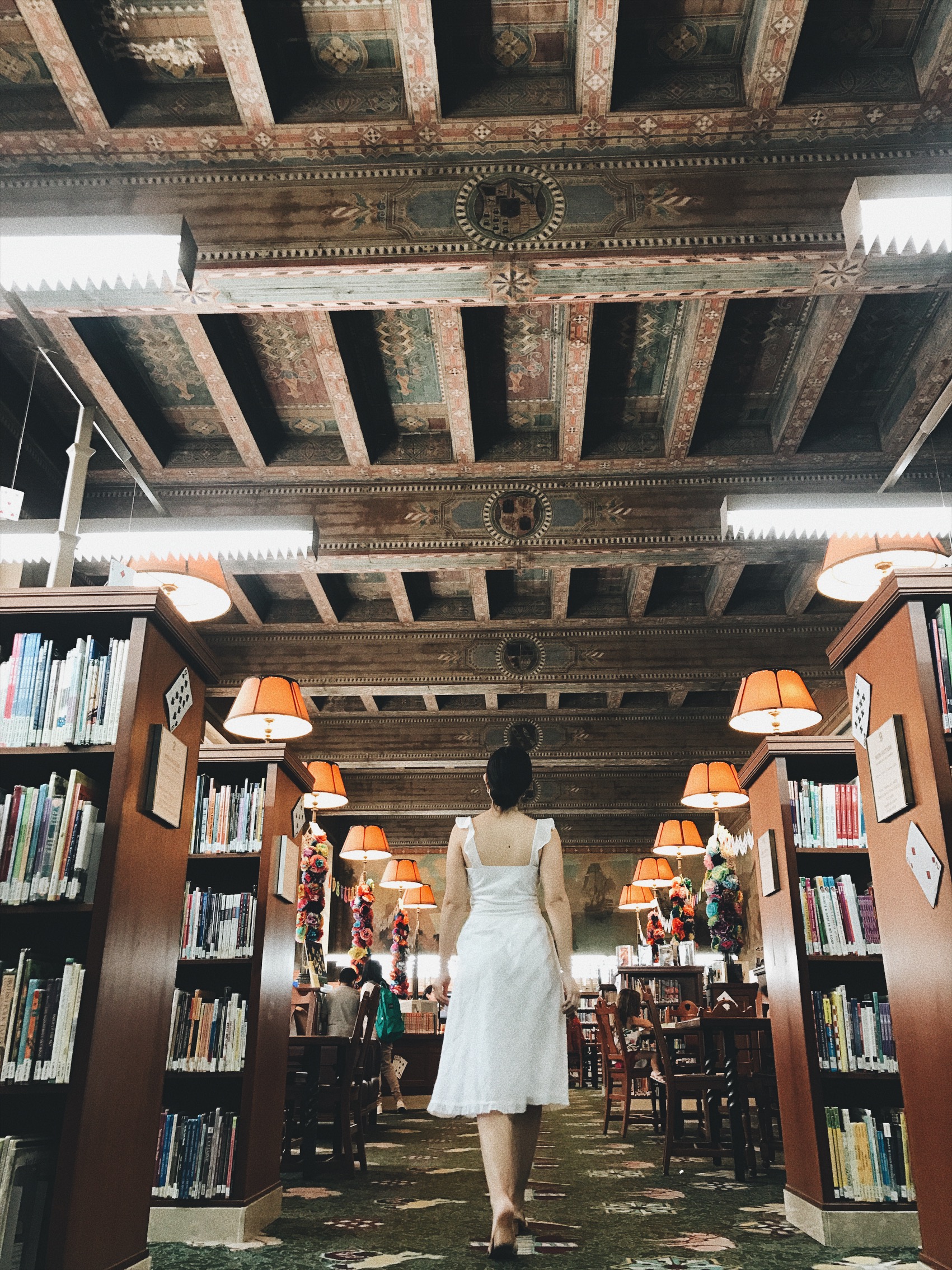 fashion blogger, style blogger, bibliophile, ootd, lookbook, white dress, library, top libraries, books, bookish, Los Angeles, DTLA Los Angeles Central Library, Downtown Los Angeles