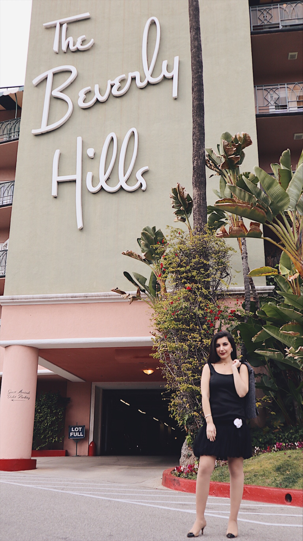 Beverly Hills Hotel, brunch, brunch outfit, lookbook, Chanel, vintage, fashion blogger, style blogger, outfit of the day, ootd, lookbook, Coach shoes, little black dress, LBD, pink and black, ladies who lunch
